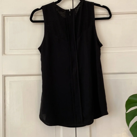 Banana Republic Perforated Yoke Tank Black Sleeveless Mesh Blouse Size Small - Picture 5 of 9